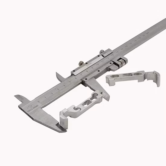 Mecanizado CNC Ingeniero de procesamiento de fresado Fabricación de láminas Mecanizado CNC personalizado